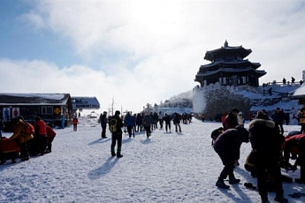 [주말에 어디갈래] 눈부신 설경 속 눈꽃여행…국내 겨울산행 명소는 어디?