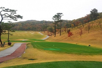 교원공제회 소피아그린 골프장, 점동초·중·고교에 장학금 지원...고객들 버디잡아 기부금
