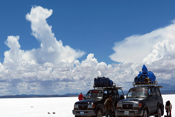 하늘과 맞닿아 눈부시게 <b>빛나는</b> 곳 볼리비아 ‘우유니 소금사막’