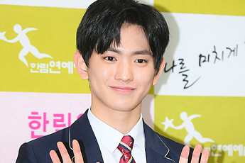 [BZ포토] '프듀2' 출신 이의웅, 한림예고 졸업식 MC