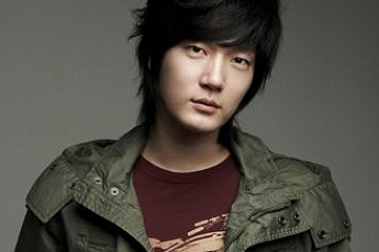 ‘모델 겸 배우’ 예학영, 음주운전 혐의…9년 전 마약 밀반입까지