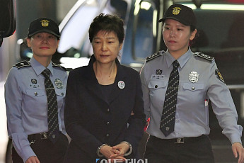 '박근혜 재판' 생중계 시간·채널은… 최순실 형량과 비교해 보니