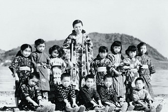 일본 <b>고전 영화</b>② 섬마을 선생님과 12명의 학생 이야기