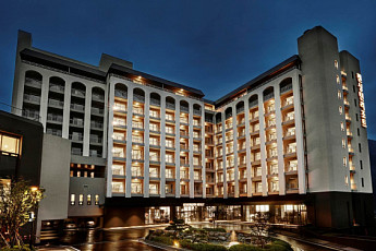 지리산하동 '쌍계사'서 단풍 보고 '온천랜드'서 힐링하기