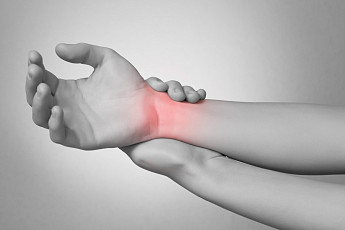 계속되는 손발 통증...류머티스관절염 의심해봐야