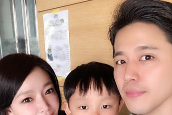 김소현, 훌쩍 자란 아들 지안+8살 연하 남편…훈훈한 가족사진 ‘눈길’