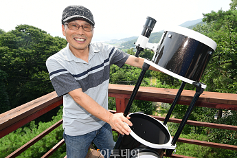 [인터뷰] '우주덕후' 이광식 작가 