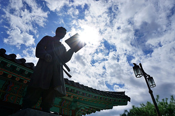 [올댓트립-명소①] '동백꽃'ㆍ'향수' 김유정·정지용 찾아…문학 속 그곳을 가다