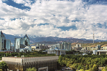 톈산 산맥 아래 사뿐히 내려앉은 카자흐스탄의 보석! ‘알마티’