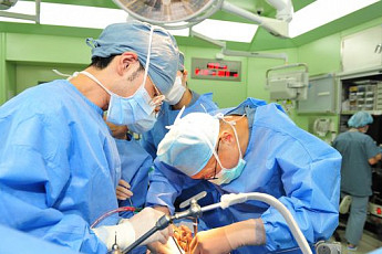 국립암센터, 고령자 대상 고난도 간이식 수술 연이어 성공