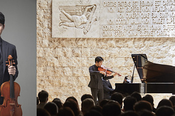 라움, 5월 마티네 ‘반고흐, 번스타인을 만나다’ 진행