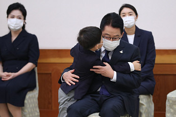 [이투데이 출근길] 청와대, 박지원 관련 문건 주장 일축·'임대차 3법' 상임위원회 모두 통과 外 (정치)