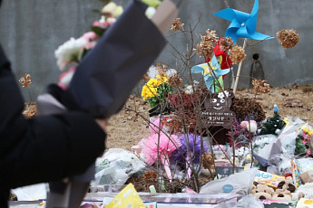 이낙연, 비공개로 정인이 묘소서 추모…