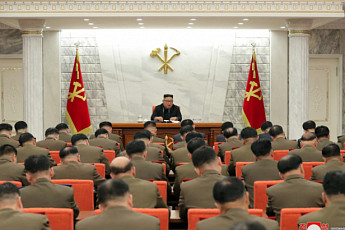 김정은, 당 중앙군사위 확대회의…'군 규율·신세대 군간부 통제' 강조