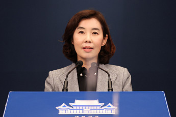 [종합] 문재인 대통령, '비난전단' 고소 취하하자…국민의힘 