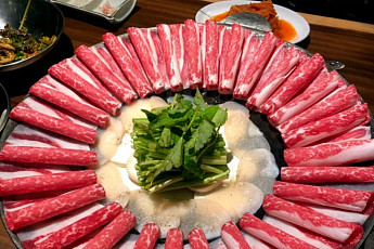 '생방송 투데이' 오늘방송맛집- 리얼 맛집, 솥뚜껑 하나로 원샷원킬! 차돌꽃절판 한상 맛집 '한○○'…대박 비결은?