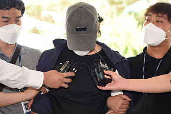 “9세 딸 쇠사슬로 묶고 불고문”…창녕 아동학대 사건, 동생들도 지켜봤다