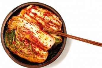 [2021 업그레이드 K-팜④] 건강·신선식품 선호에…외국인도 김치 맛에 눈 떴다