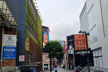 [불꺼진 명동]영업시간 감축ㆍ무권리 점포도 등장
