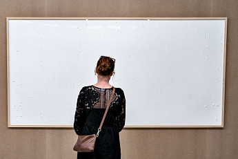 [이슈크래커] ‘1억짜리 백지’·‘엉덩이골 애국 동상’·‘쥴리’ 예술·비예술의 경계에 선 작품들