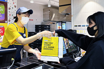 오미크론 여파에...외식업계, 연말 홈파티 배달 수요 '쑥'