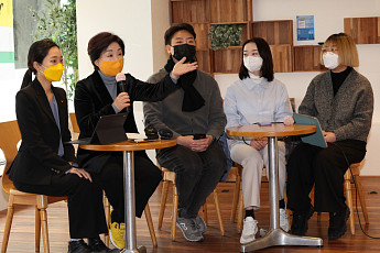 ‘보험료율 인상’ 심상정표 연금개혁안에 곳곳 비판…
