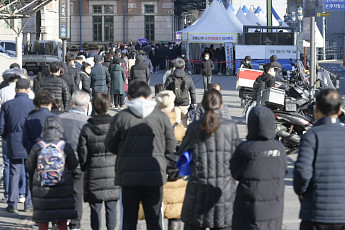 코로나19 사망자 역대 최다, 주로 60세 이상에서 발생