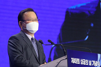 김부겸 총리, 세월호 유가족에 “정부가 국민생명 지키지 못해 사과”