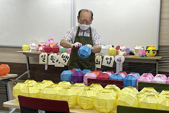 "봄꽃 나들이 즐겨요" <b>서울</b>노인복지센터 '함께라 좋아' 개최