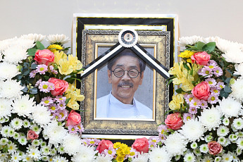 예술계부터 정치권까지…이외수 별세에 이어진 추모 물결