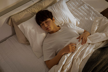 밤에도 ‘찜통더위’지만 ‘꿀잠’위한 팁은? [e건강~쏙]