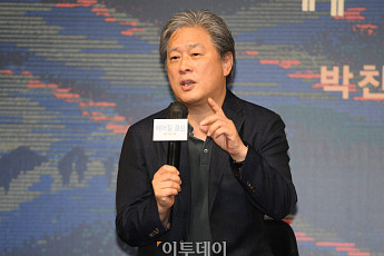 “스크린의 감동을 활자로”…감독과 배우의 책들