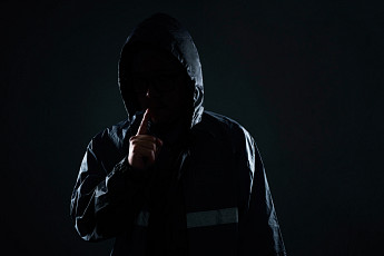 [이법저법] 폭언으로 헤어진 전 연인의 연락…어떻게 대처해야 할까요?