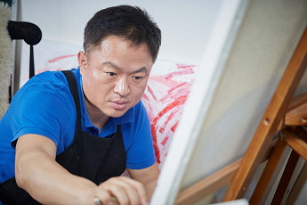 '택배 화가' CJ대한통운 원성진, 4번째 개인 전시회 열어