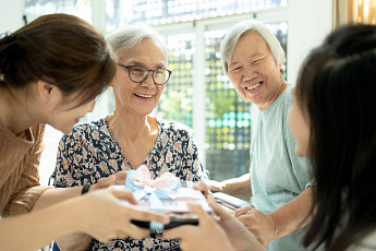 2070년 한국인 절반은 노인, 노년<b>부양비</b> 세계 최고 전망