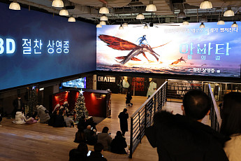 인도서 ‘아바타2’ 보던 관객 심장마비로 숨져…“과도한 흥분이 부정맥 유발”