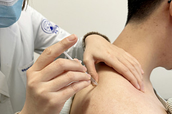 <b>퇴행성</b> 어깨 관절염, 한방 치료로 효과 톡톡
