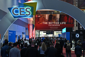 LG냉장고가 우스꽝스럽다고?…CES 2023서 찾은 ‘최고, 혹은 아주 이상한’ 기술들 [이슈크래커]