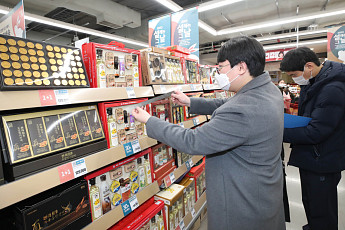 재활용 쓰레기 쏟아지는 명절…과대포장 선물은 왜 안 없어질까?