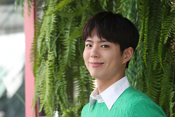 박보검, 태양·전소미와 한솥밥…더블랙레이블 전속계약 체결 [공식]