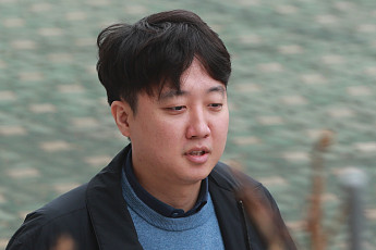 이준석, 생방송 펑크…“늦잠 죄송, 기상장비 보강하겠다”