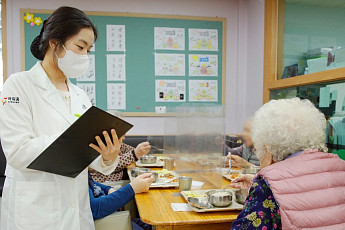아워홈, 고령자 인지기능개선 관리 식단 개발…상용화 추진