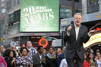 ‘리얼리티쇼 대부’ 제리 스프링거 별세…향년 79세