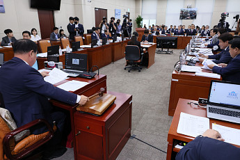 국회 국방위서 北 발사체 대응 놓고 여야 공방…