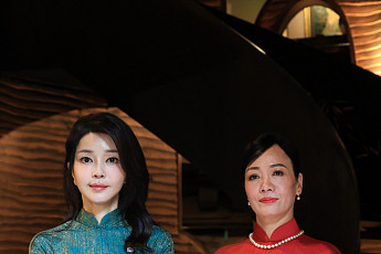 베트남 아오자이 입은 김건희 여사…