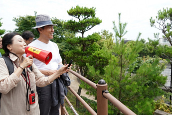 도쿄 메구로 하늘공원 찾은 吳 “옥상 녹화 모범사례…도로 지하화 진·출입구 검토 계기로”