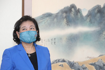 현정은 방북 추진에…북한 “검토 의향도 없어”