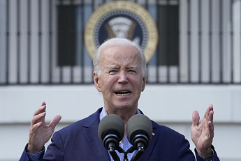 집속탄은 전쟁범죄라더니...바이든 말바꾸기에 민주당서도 반기