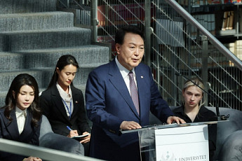 “오늘은 좀 마시자?” 尹 건배사는 거짓…국민의힘, 유튜버 고발