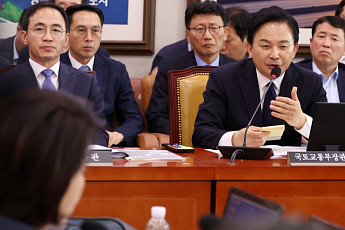 “나를 탄핵하라” “표정도 관리하나”...與 '빅샷'들의 기싸움